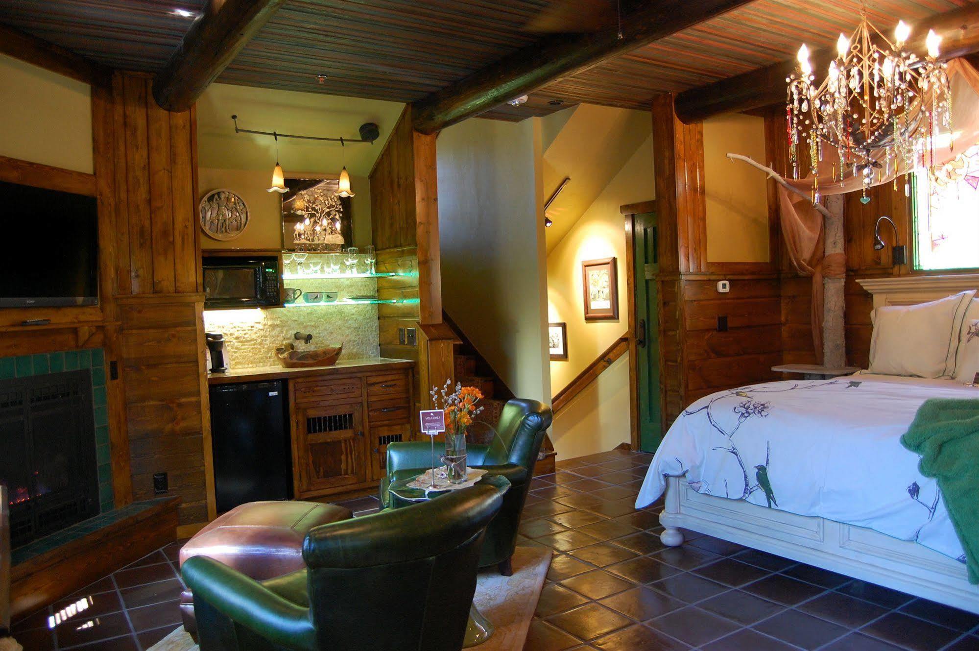Highland Haven Creekside Inn 에버그린 외부 사진