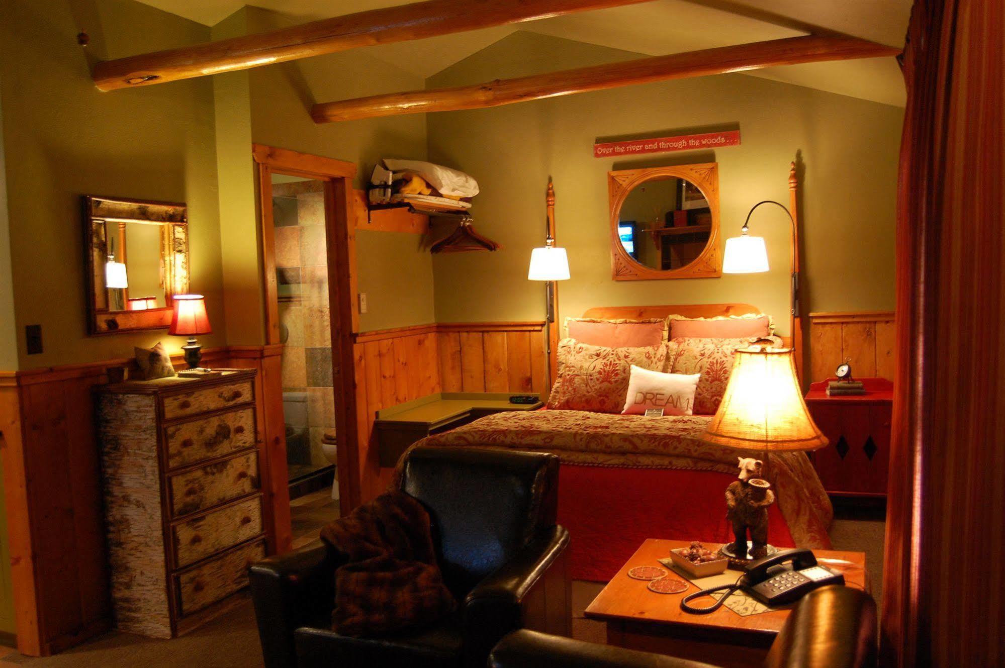 Highland Haven Creekside Inn 에버그린 외부 사진